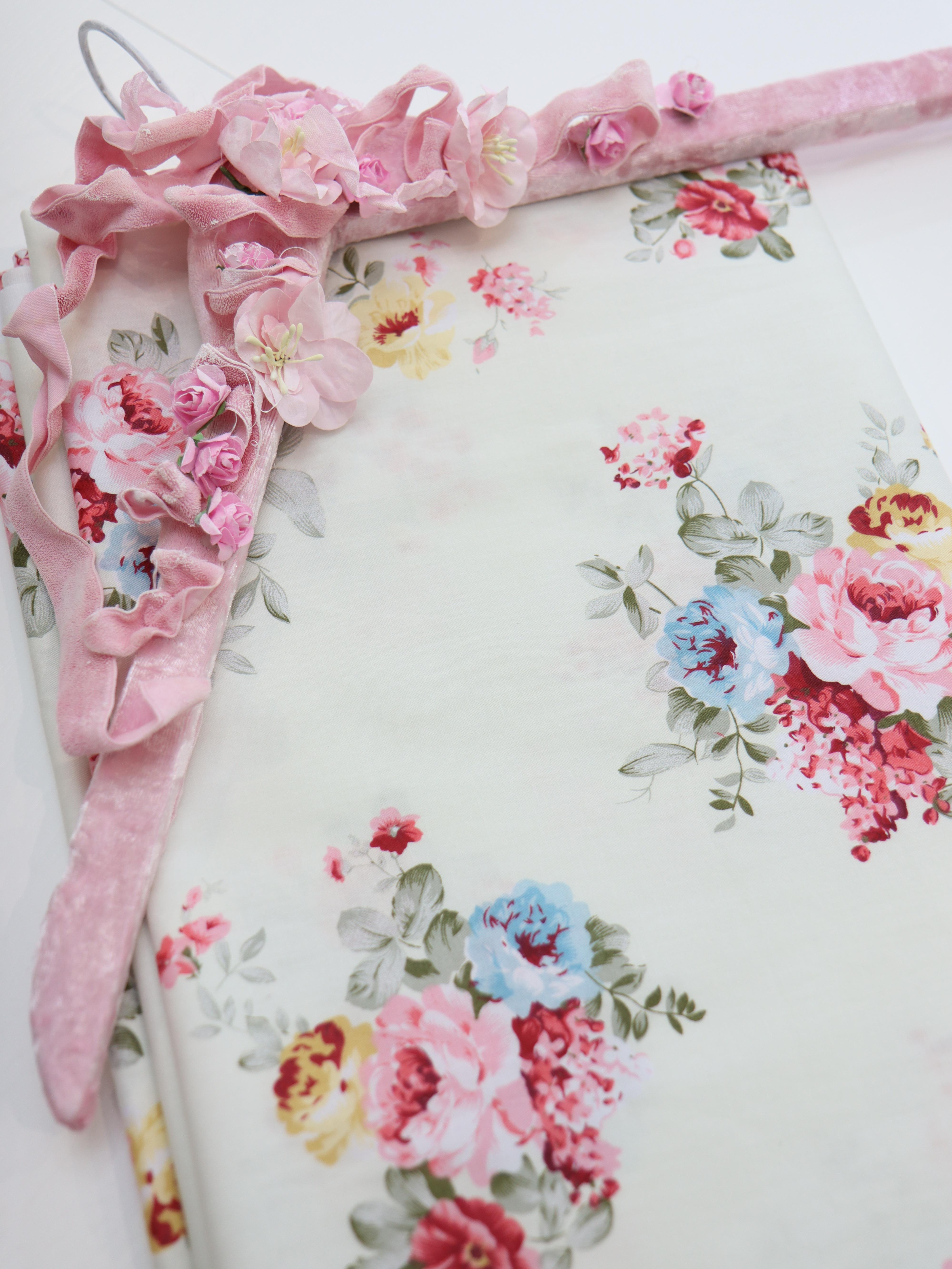 картинка Ткань хлопок "Мия " крупные цветы, молочный . от магазина Ариши Рукодельные нежности